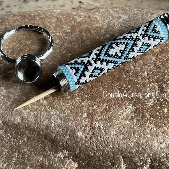 Southwest Sky Blue and Black Beaded Compartment Keychain, New, Handmade by Me - Picture 5 of 9